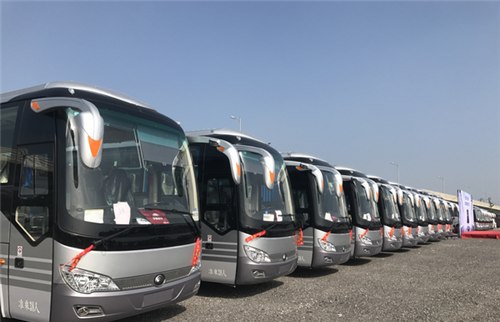 30輛宇通豪華客車整裝待發 30輛宇通豪華客車整裝待發
