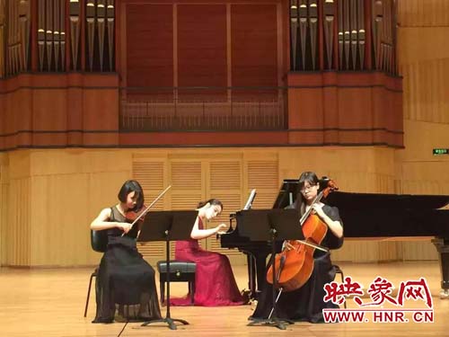 李明陽、謝怡晨鋼琴音樂會在河南藝術中心圓滿落幕 李明陽、謝怡晨鋼琴音樂會在河南藝術中心圓滿落幕