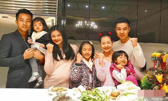 大S孕后久違現身，與小S一家齊聚