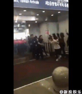 Bigbang權志龍抵達北京 保鏢怒推女粉絲