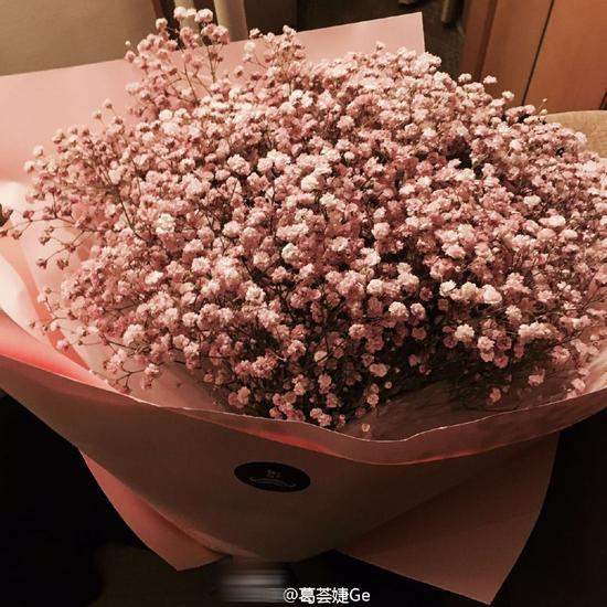 葛薈婕母親節收花束