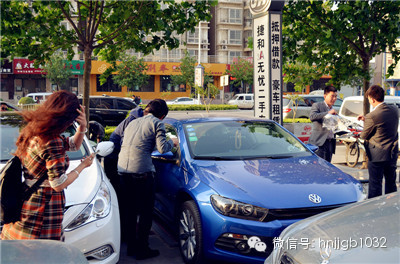 當然，小編認為最高境界是這位美女，這張照片應該取名為論美女的自我修養。