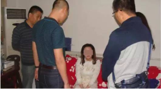 警方抓捕嫌疑人龐某衛現場。警方供圖 警方抓捕嫌疑人龐某衛現場。警方供圖