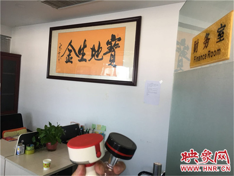 汽車銷售公司人去樓空,連公司的公章都不要了 汽車銷售公司人去樓空,連公司的公章都不要了