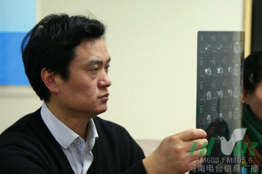 節目前，會診已經開始