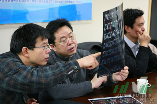 節目前，會診已經開始