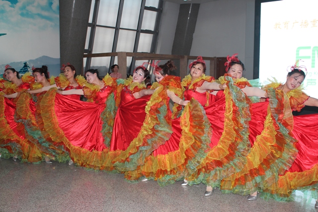 老人們活力四射演出 老人們活力四射演出