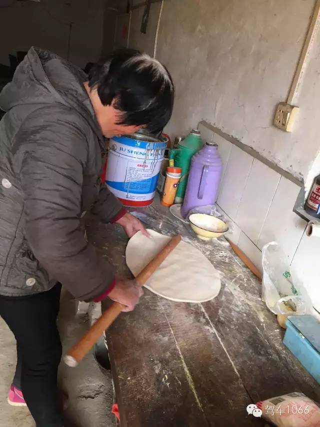 無污染、無添加,純手搟 無污染、無添加,純手搟