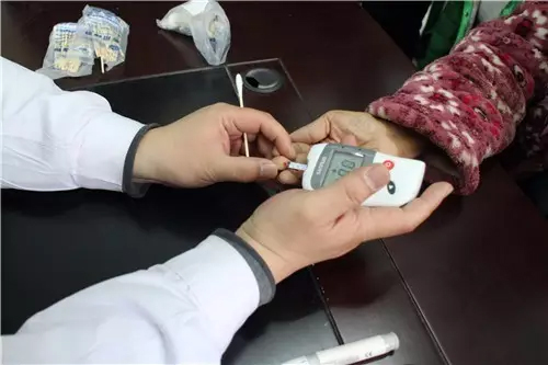 內(nèi)分泌科測(cè)血糖 內(nèi)分泌科測(cè)血糖