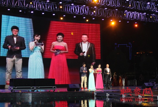 現(xiàn)場(chǎng)主持人帥天、小糖、李江、凱文