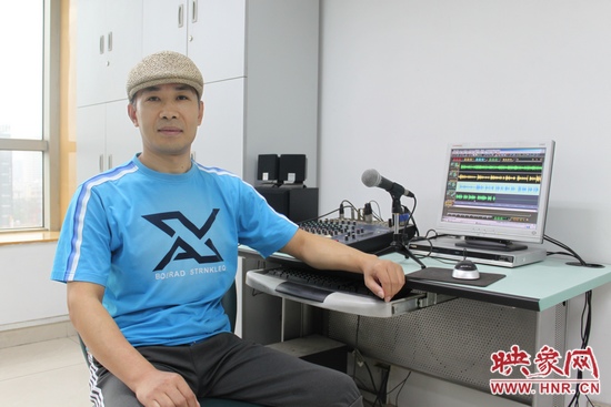 《海天說法》主持人海天 《海天說法》主持人海天