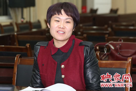 “焦裕祿式好干部”楊艷敏接受采訪。