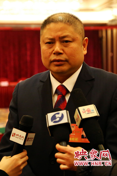 全國政協委員，河南弘昌集團、信陽毛尖集團董事長陳世強