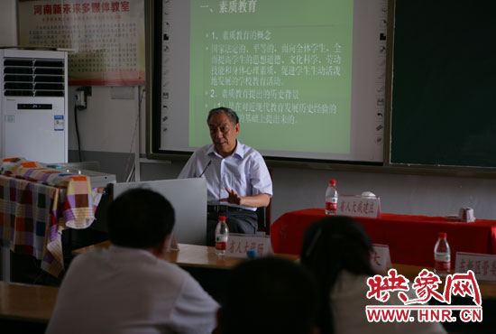 講座現(xiàn)場(chǎng)。 講座現(xiàn)場(chǎng)。