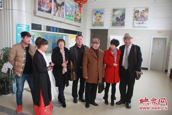 主創人員首映現場合影 主創人員首映現場合影