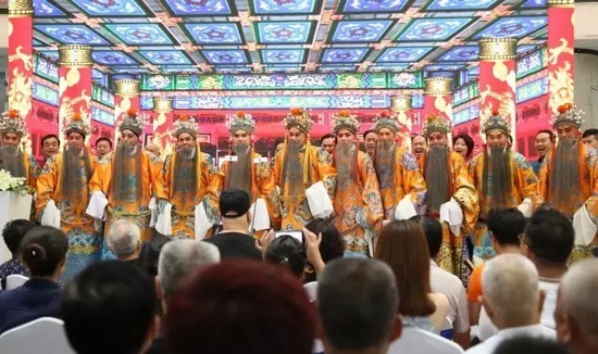 新聞發(fā)布上唐派弟子(部分)齊唱唐派代表劇目《三哭殿》選段 新聞發(fā)布上唐派弟子(部分)齊唱唐派代表劇目《三哭殿》選段