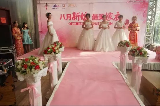 專業模特帶來的唯美動人的婚紗秀 專業模特帶來的唯美動人的婚紗秀