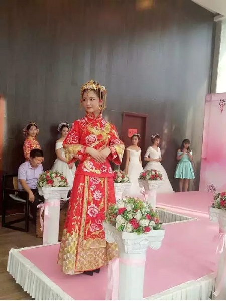 專業模特帶來的唯美動人的婚紗秀 專業模特帶來的唯美動人的婚紗秀