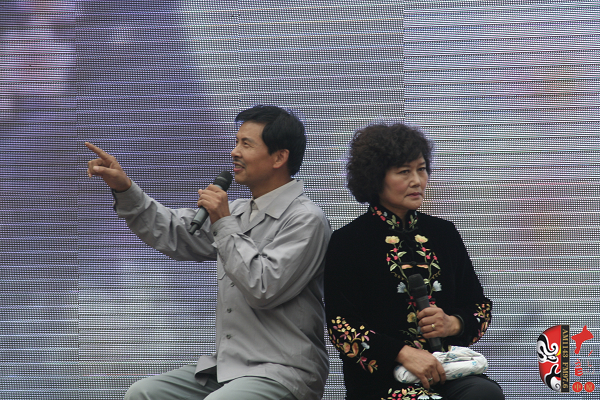 劉海功和湯玉英合演《月下相會》 劉海功和湯玉英合演《月下相會》