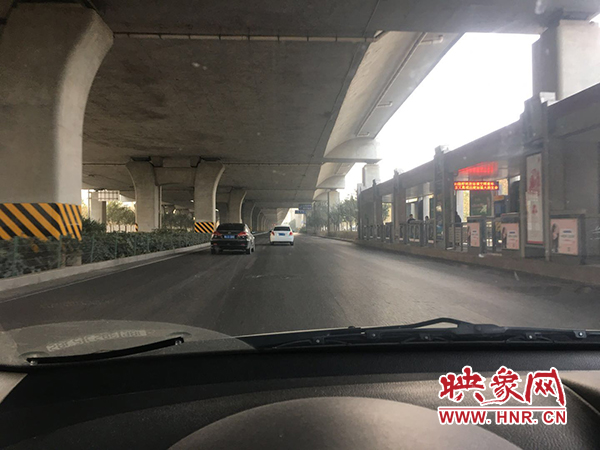 限行首日，三環橋上橋下，車輛不多，交通狀況良好。