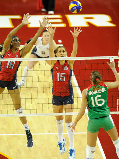 美國女排3-0保加利亞 三戰三勝結束熱身賽