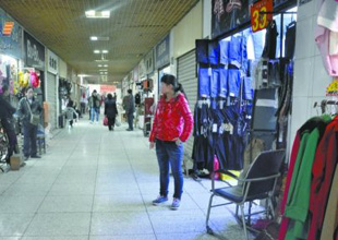 貧困女生2600元學(xué)費(fèi)被盜 連續(xù)2天守商場望奇跡現(xiàn)