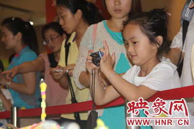 來(lái)一個(gè)近景吧，我的攝影可不是白學(xué)的