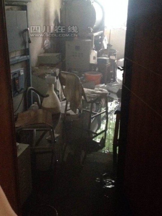 2日上午9時許，成都理工大學測試樓內一實驗室起火，造成一人輕傷，目前明火已滅