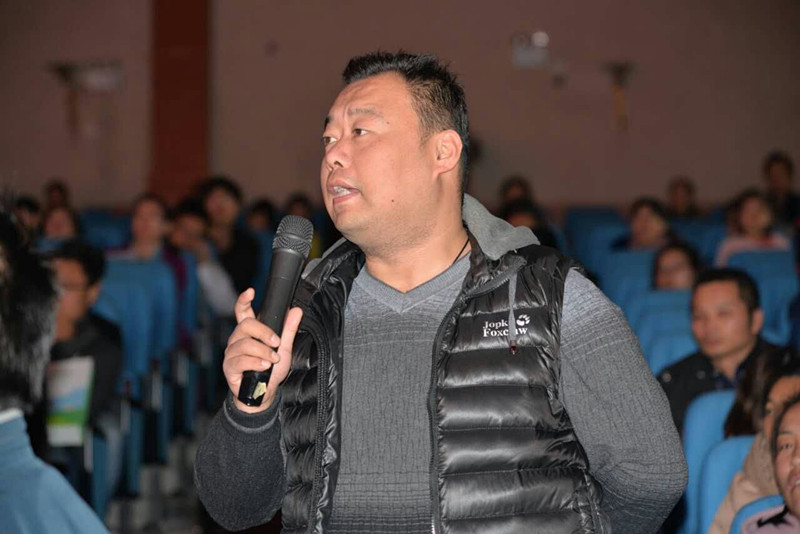 講座結束家長朋友踴躍提問，請專家答疑解惑