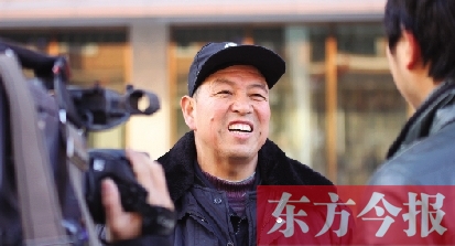 保安為救女孩甘當人質 保安為救女孩甘當人質