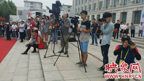 比賽現場來了眾多媒體記者