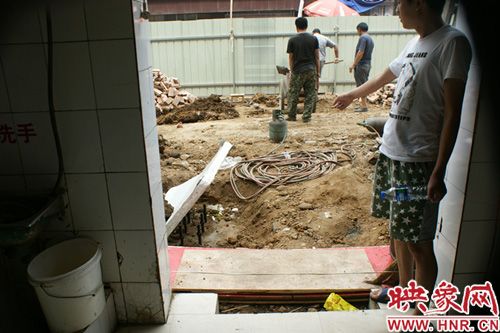 廚房后面工地施工現場 廚房后面工地施工現場