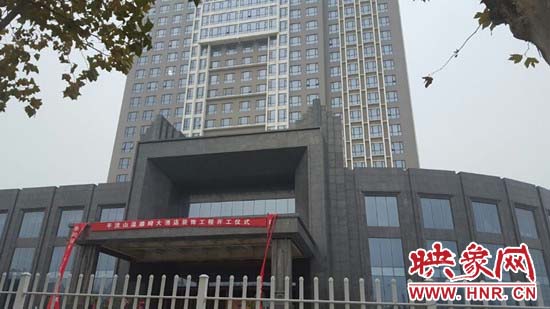 綠化帶被毀掉后建的大酒店正在裝修 綠化帶被毀掉后建的大酒店正在裝修