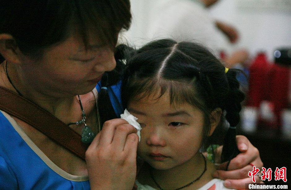 浙江江山韓亞空難親歷學生與國內家長進行視頻對話 中新社發(fā) 李晨韻/攝