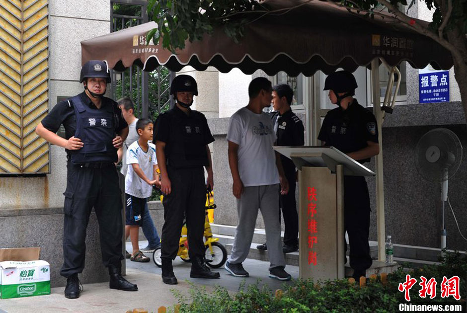 7月31日，成都成華區二十四城小區發生警匪槍戰。