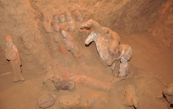 陜西省文物局對外公布了日前發(fā)掘的唐代女官上官婉兒墓葬的照片。