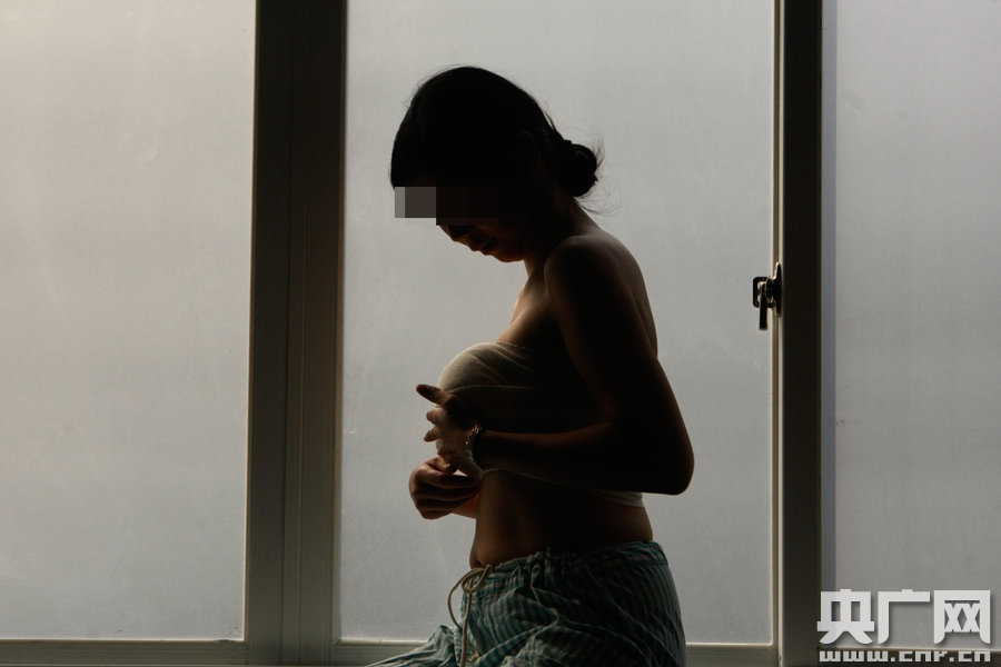 將挑戰國內最大的600cc隆胸假體，誓要成為“中國最胸辣媽”。