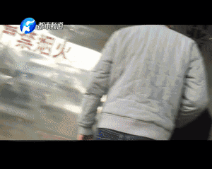 數以噸計的假名酒流向市場 記者臥底揭利益黑幕