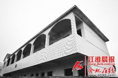 事發小學。晨報記者 高博 攝