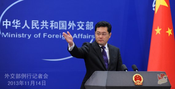 2013年11月14日，外交部發言人秦剛主持例行記者會。
