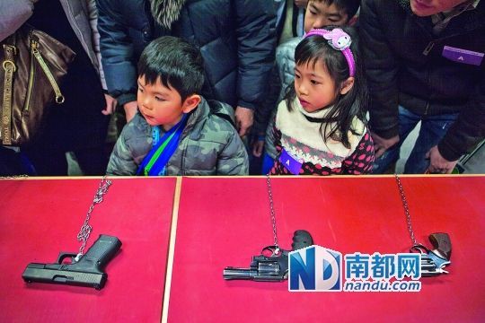 香港廉政公署向公眾開放 700市民“喝咖啡” 香港廉政公署向公眾開放 700市民“喝咖啡”