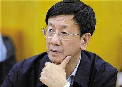 昨日，最高檢檢察長曹建明在遼寧團(tuán)參加“兩高”報(bào)告分組審議。記者 陳杰 攝