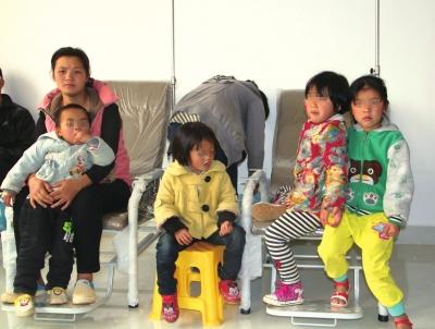 云南省丘北縣雙龍營鎮平龍村佳佳幼兒園幼兒出現疑似食物中毒