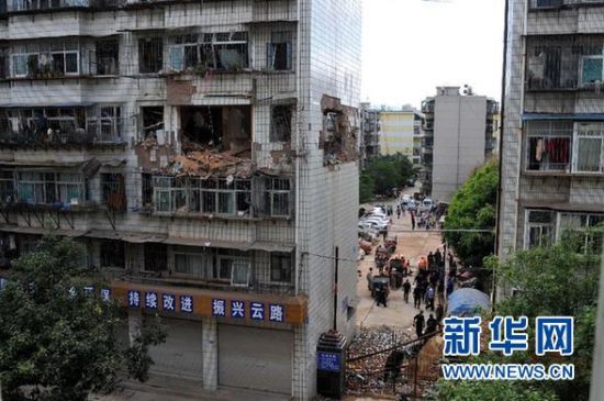 　6月9日在云南楚雄市拍攝的被炸毀的房屋。 新華社發