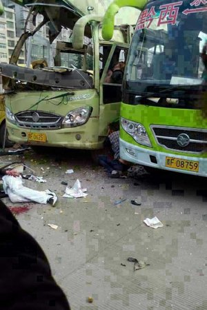 爆炸現(xiàn)場。圖片來自網(wǎng)絡(luò) 爆炸現(xiàn)場。圖片來自網(wǎng)絡(luò)