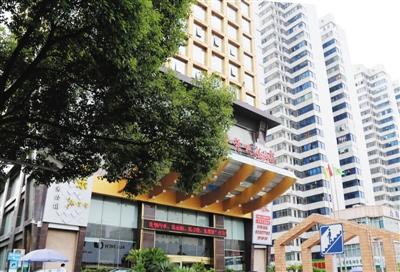 衡陽(yáng)官員趙安民與之保持聯(lián)系，并邀約女子在這家酒店房間見(jiàn)面。