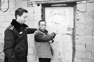 　嫌犯指認(rèn)藏匿兒童的地點。