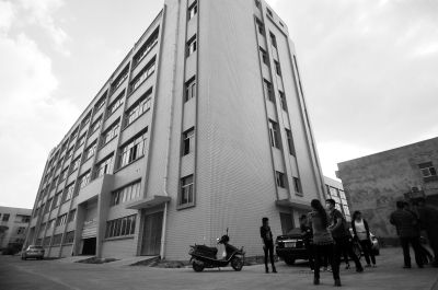 5000多平方米的5層大廠房里卻蘊藏著大陷阱 5000多平方米的5層大廠房里卻蘊藏著大陷阱