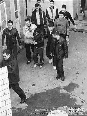 犯罪嫌疑人指認現場圖片來源溫州網