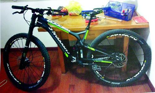 男子偷6.6萬元進口頂級自行車 以300元賣出(圖) 男子偷6.6萬元進口頂級自行車 以300元賣出(圖)